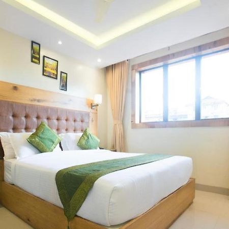 Hotel Square Stay Ню Делхи Екстериор снимка
