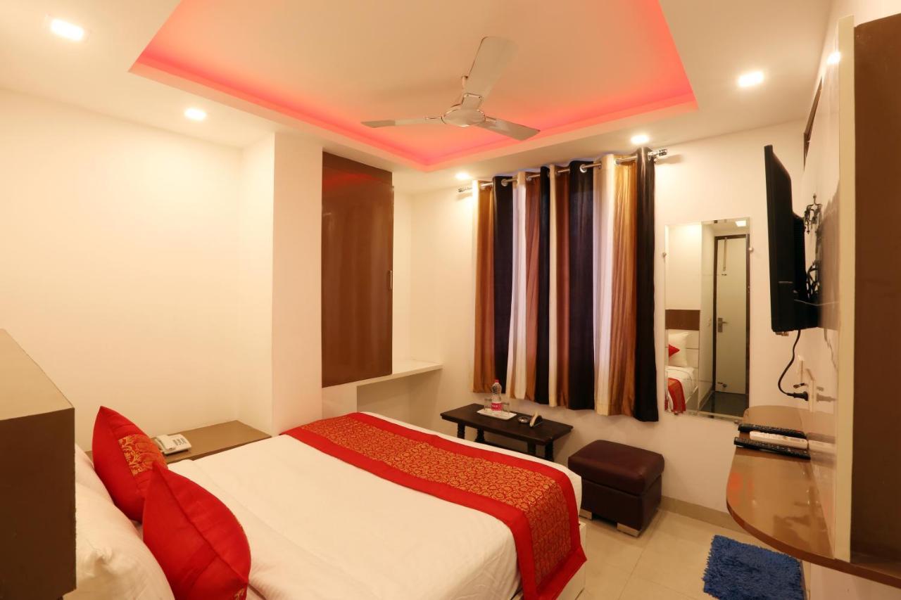 Hotel Square Stay Ню Делхи Екстериор снимка