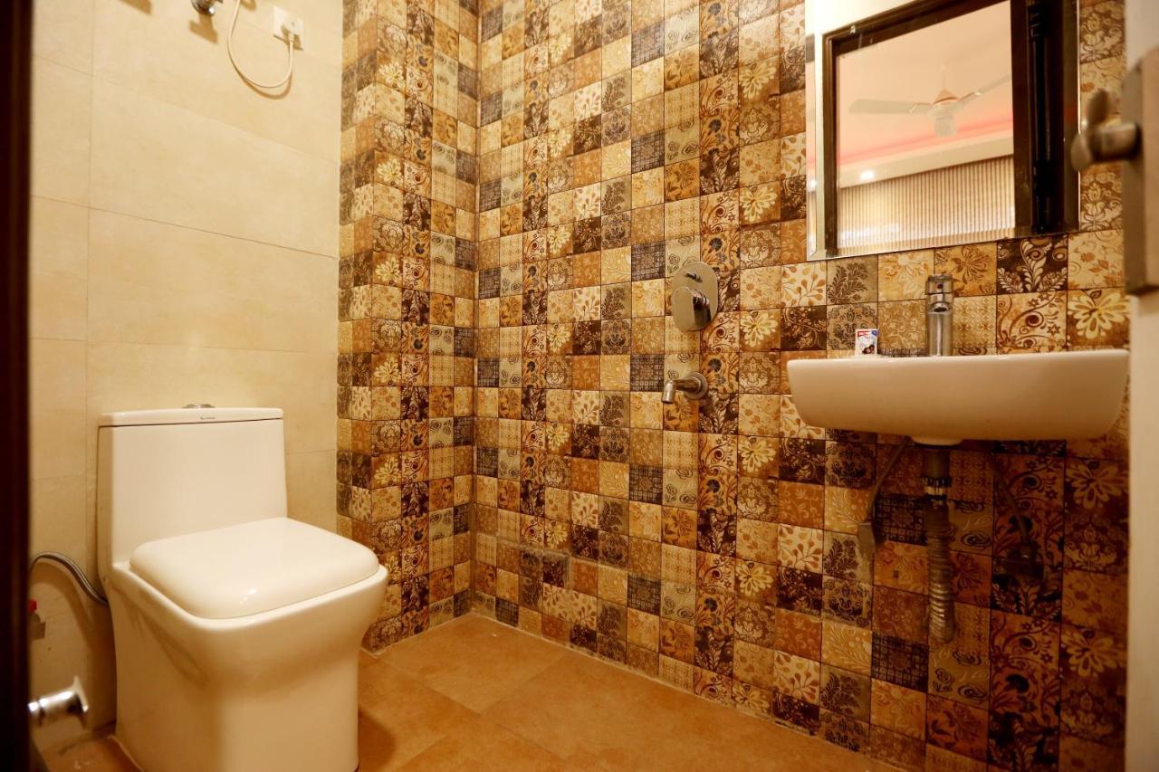 Hotel Square Stay Ню Делхи Екстериор снимка